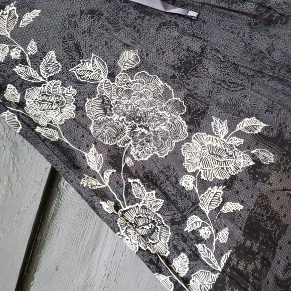 DESIGUAL Sacha Skirt Gray Lace Print sz M Women's - Picture 4 of 11